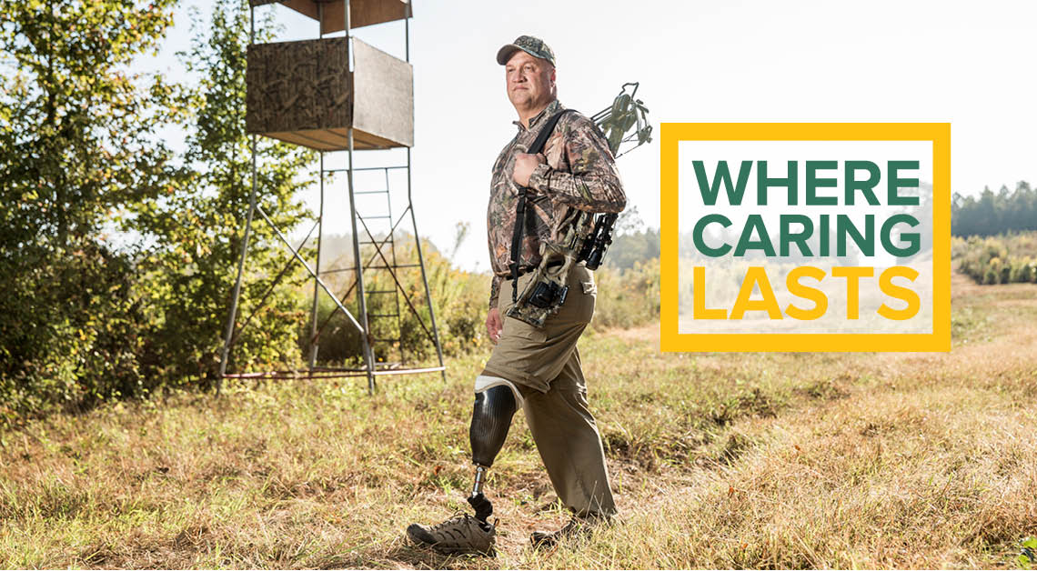Meet Dale photo of him hunting with a prosthetic leg